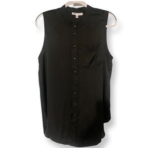 DR2 Women’s sleeveless button down satin shirt Size: Medium Color: Black